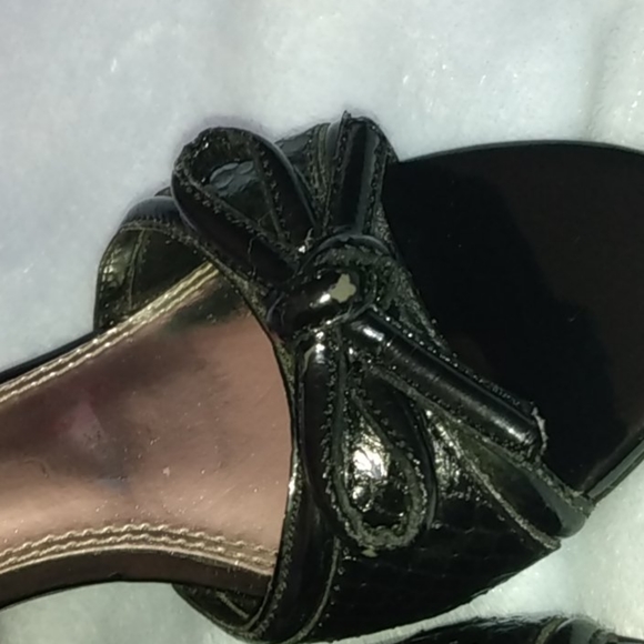 black heels with bows - Picture 7 of 8